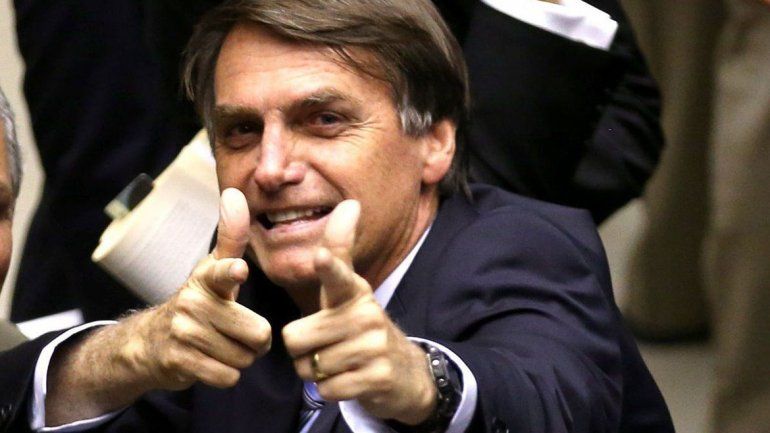 Bolsonaro piensa autorizar la venta y el uso de armas
