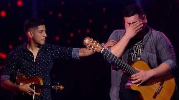 se presento en la voz y lloro al recordar a su padre: murio la semana pasada se presento en la voz y lloro al recordar a su padre: murio la semana pasada