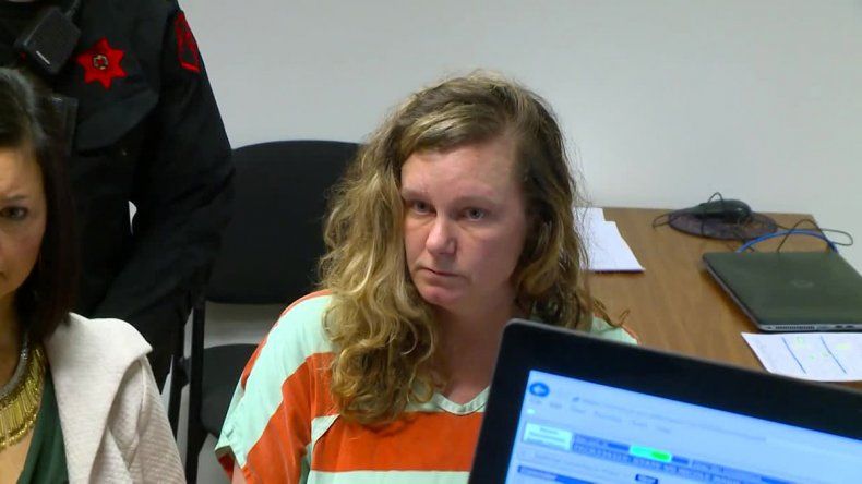 Mujer racista atropelló a una chica por ser mexicana