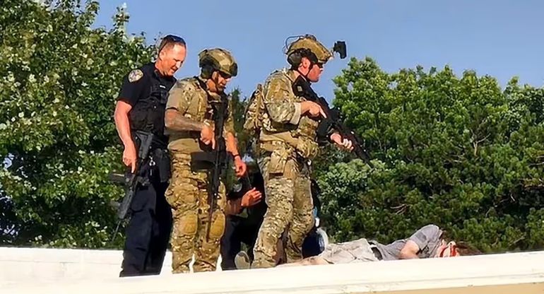 El joiven atacante, abatido por las fuerzas de seguridad.