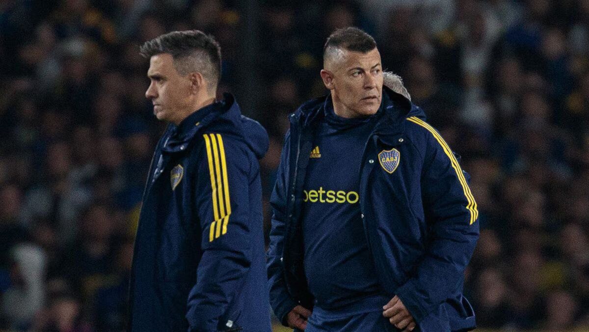 Jorge Almirón y su asistente, Maximiliano Velázquez, acertaron en los cambios pero Boca no pasó del empate contra Lanús.