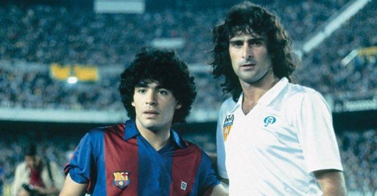 Kempes rindió honor al Pelusa