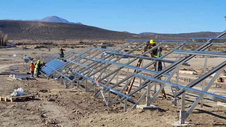El parque solar El Alamito se apura para empezar a generar