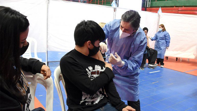 Furor por la vacunación adolescente: casi 13 mil inscriptos en un día