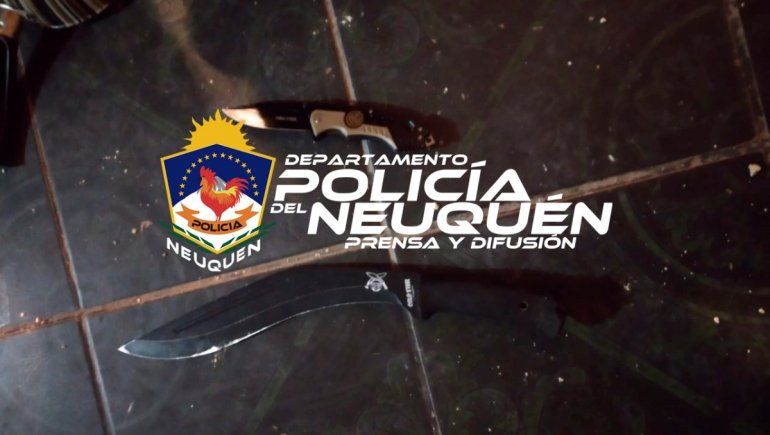 Detienen a un joven que atacó a un policía con un cuchillo