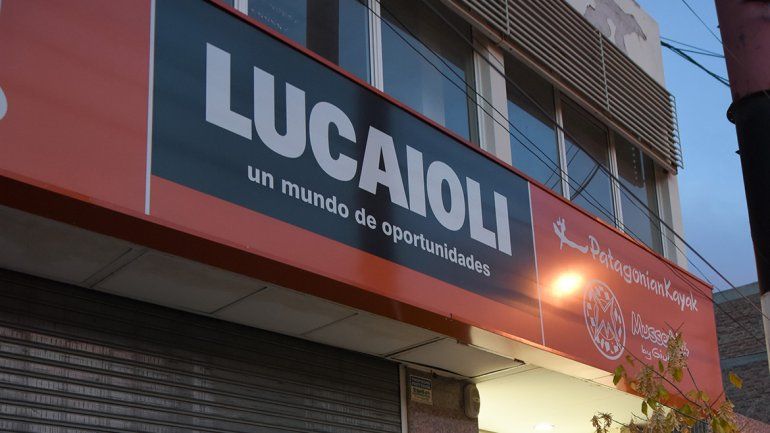 Más de 50 empleados de comercio están a la deriva