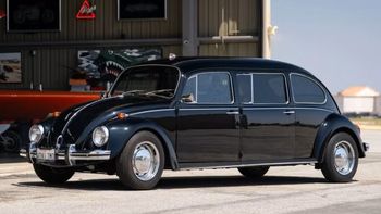 La increíble limusina del Volkswagen Escarabajo. Foto: RM Sothebys. La increíble limusina del Volkswagen Escarabajo. Foto: RM Sothebys.