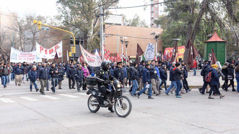 Tras la marcha de gremios, las textiles siguen sin producir