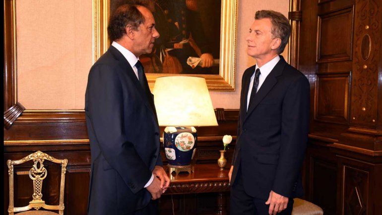 Mauricio Macri y Daniel Scioli en la Casa Rosada.