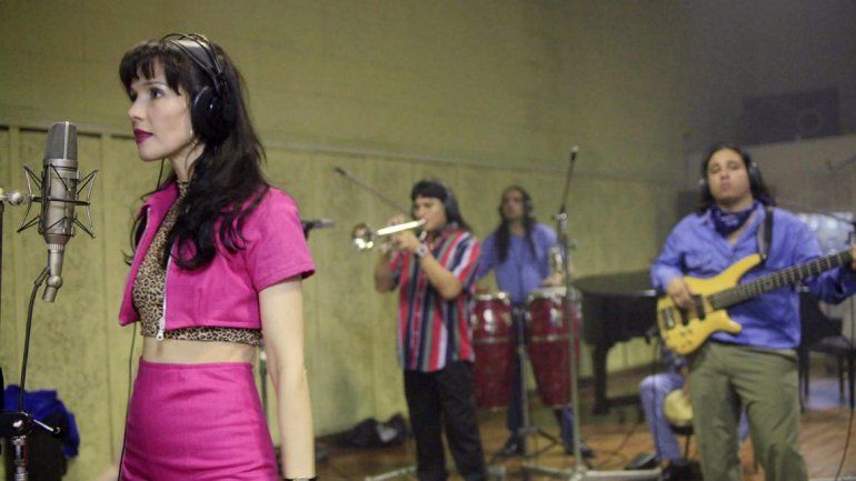 Natalia Oreiro reavivó el mito de la cantante tropical y lo hizo crecer en una película que repasa su vida