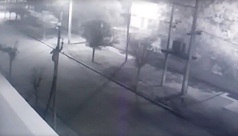 El desconocido de San Antonio subi&oacute; al &uacute;ltiimo pelda&ntilde;o de la escalera y cay&oacute;.&nbsp;