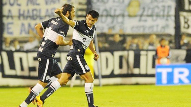 Boca dejó libre a Bou en inferiores y ahora lo quiere comprar.