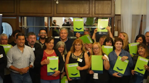 Junto al intendente Carlos Koopmann y a funcionarios provinciales, se entregaron 26 escrituras. Junto al intendente Carlos Koopmann y a funcionarios provinciales, se entregaron 26 escrituras.