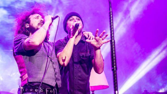 Cumplidores. Tras la recuperación de su cantante, la banda retomó su gira.