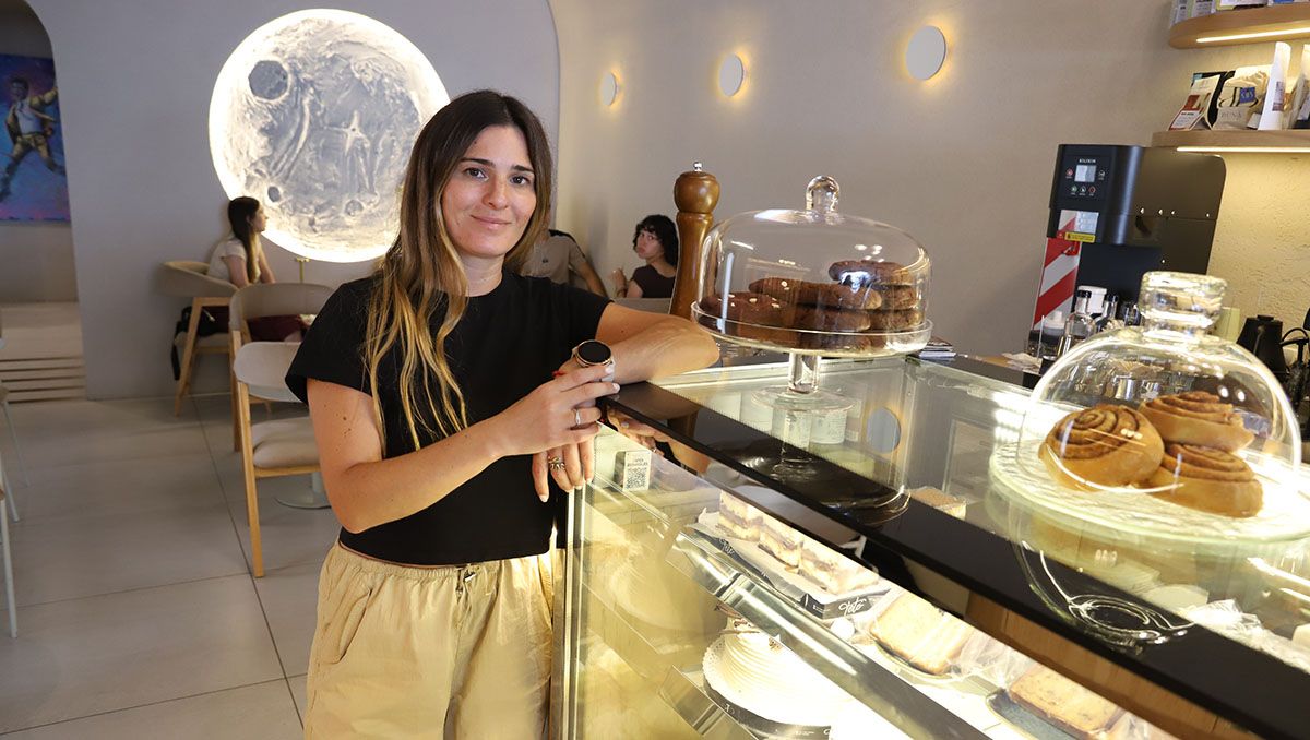 Renunció a ser contadora en una empresa y abrió un local que une sus pasiones