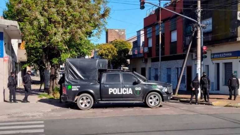 Toma de rehén: el secuestrador mató a su amigo antes de ser abatido por la policía