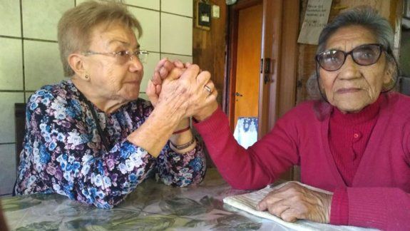 Dos amigas neuquinas se reencontraron después de 70 años