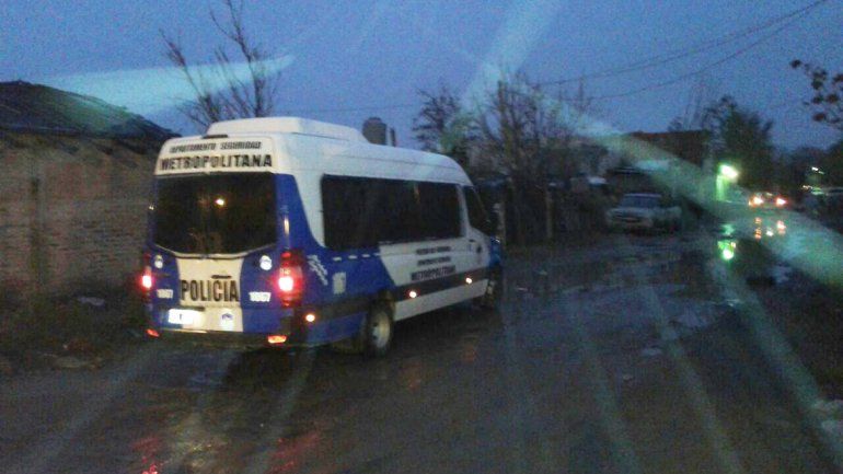 Encontraron una tumbera, pero no el arma de la policía asaltada