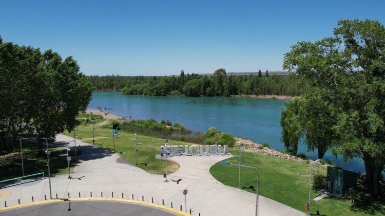 El Paseo de la Costa vive a pleno la temporada más calurosa del año