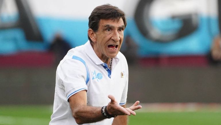 ⁠Gustavo Costas sin filtro: la fuerte frase del DT de Racing contra Maxi Salas y River