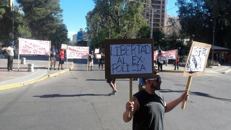 Vecinos del Oeste pidieron por la libertad del ex policía acusado de asesinar a un ladrón