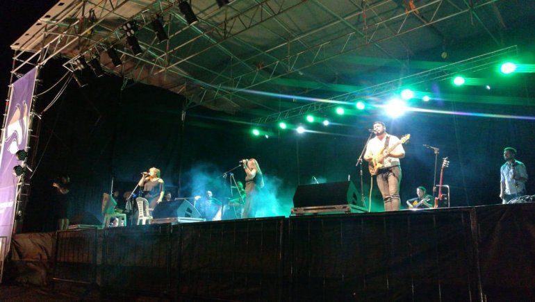 Música y canto coparon el centro y los barrios