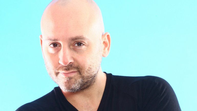 Se lo toma con soda. Aunque estuvo en el medio del escándalo entre Barbie Vélez y Fede Bal