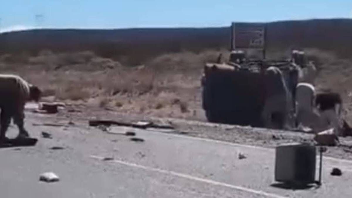 El vuelco fue ocasionado porque el viento desestabilizó a la camioneta. (Foto: Gentileza)