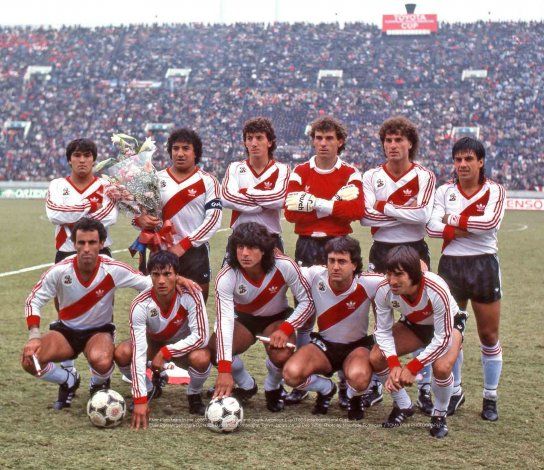 Los 11 de River en esa final: Gordillo, Gallego, Gutiérrez, Pumpido, Ruggeri, Montenegro; Alzamendi, Enrique, Funes, Alonso y Alfaro.