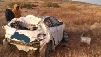 cutral co: murio una joven tras volcar en la ruta 22