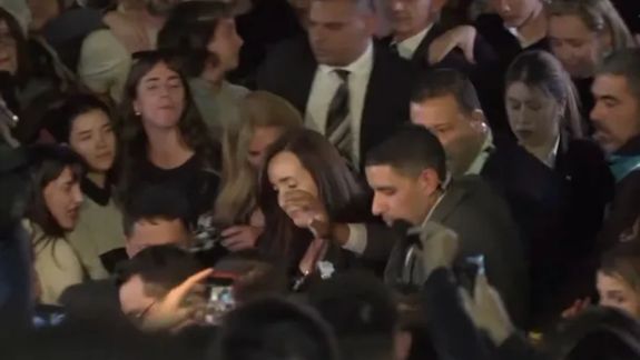 Tensión en la misa por el papa Francisco: abuchearon a Victoria Villarruel