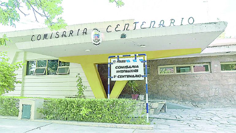 La primera intervención en el hecho estuvo a cargo de la Comisaría Quinta de Centenario. La primera intervención en el hecho estuvo a cargo de la Comisaría Quinta de Centenario.