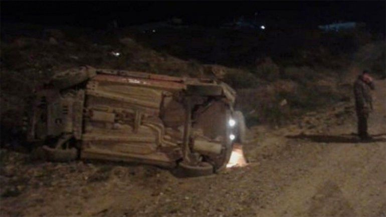 Le prestaron una camioneta, se emborrachó y volcó en Ruta 7
