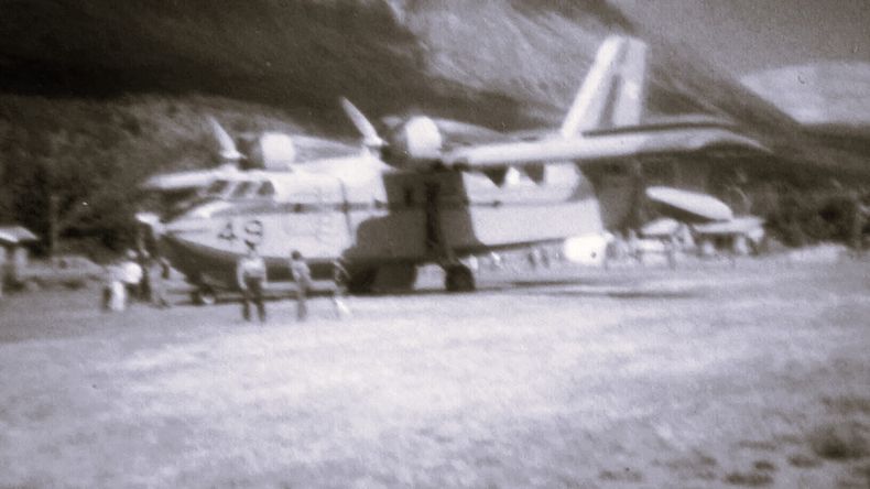 Hace medio siglo, dos naves canadienses extinguieron un foco descontrolado en solo cinco días. Foto: @alberto.montero | LM Neuquen Hace medio siglo, dos naves canadienses extinguieron un foco descontrolado en solo cinco días. Foto: @alberto.montero