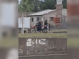 El robo de la moto quedó registrado por los vecinos que se encontraban en los alrededores. 