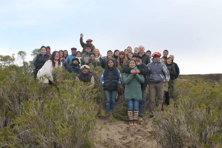 Padre e hijas, abrazados. Foto: gentileza Padre e hijas, abrazados. Foto: gentileza