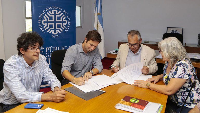 Provincia y la UNCo firman convenios de cooperación mutua