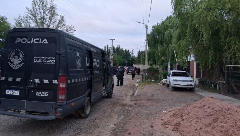 Cinco allanamientos por amenazas con arma: dieron con un kiosco narco y hay un detenido