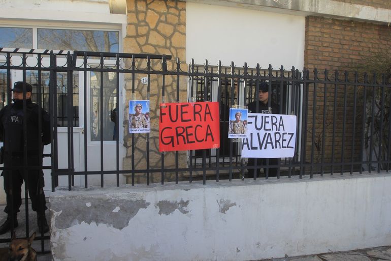 Marcharon por el soldado muerto en Zapala. Gentileza: Darío Martínez. Marcharon por el soldado muerto en Zapala. Gentileza: Darío Martínez.