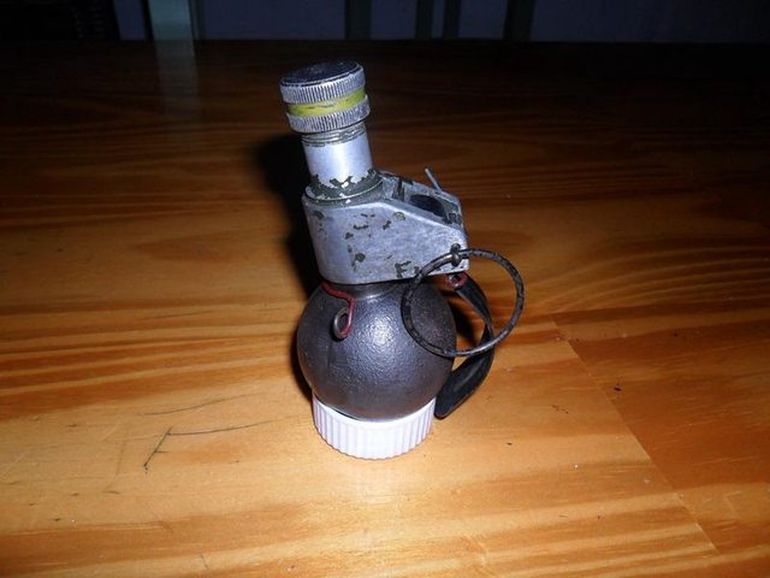 Algunas granadas que se encuentran totalmente inertes forman parte de colecciones privadas. Algunas granadas que se encuentran totalmente inertes forman parte de colecciones privadas.