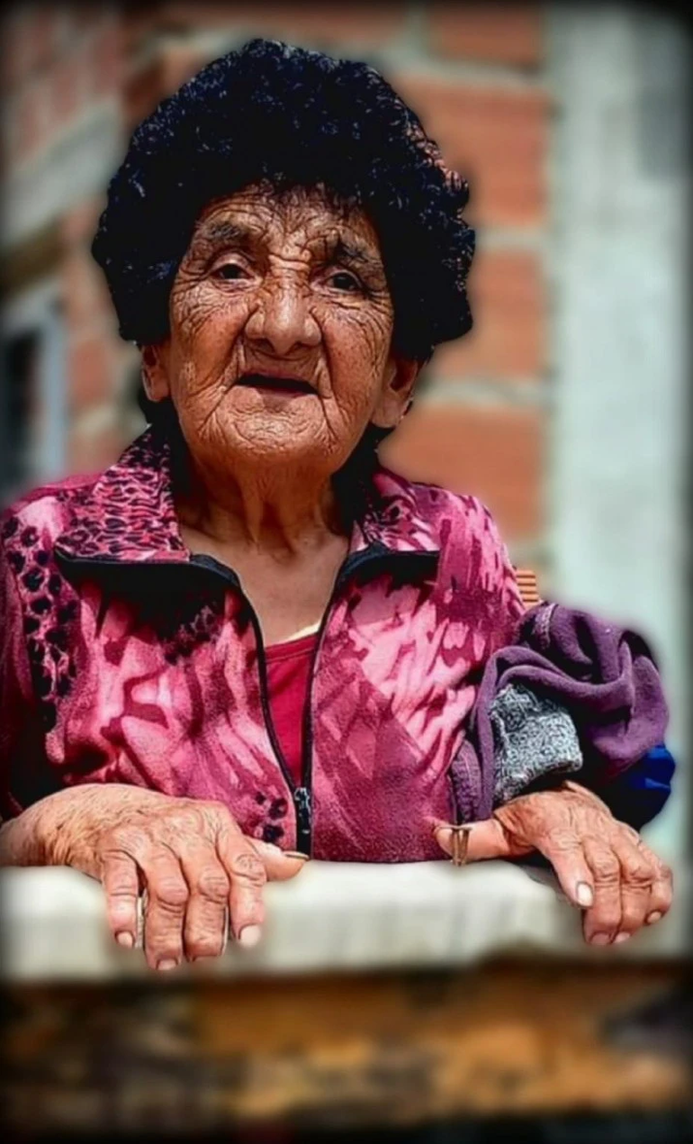 Rosa Pincol según la lente de Alejandra González, de Comodoro Rivadavia. Rosa Pincol según la lente de Alejandra González, de Comodoro Rivadavia.