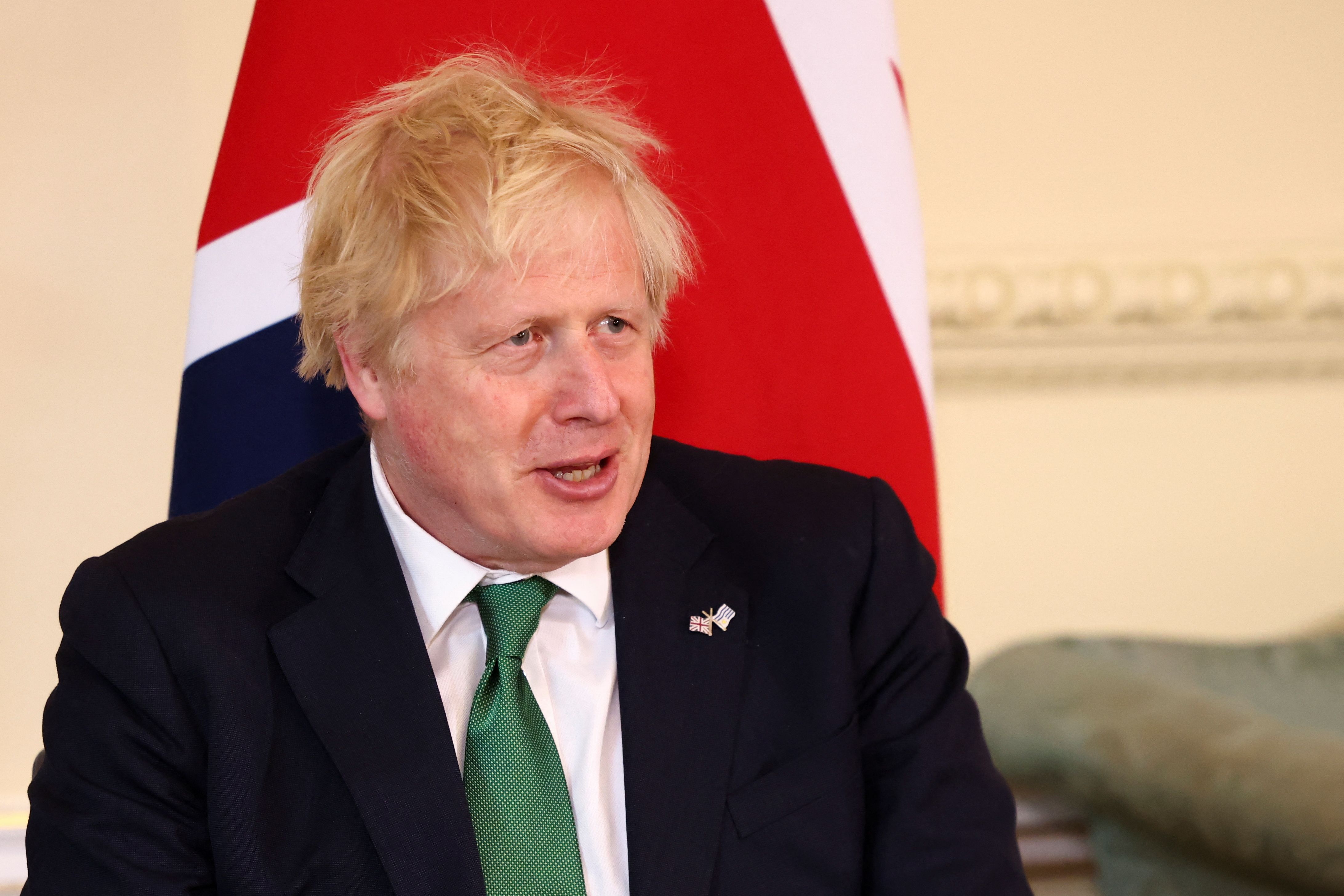 FOTO DE ARCHIVO. El primer ministro británico, Boris Johnson, habla durante una reunión con el presidente de Uruguay, Luis Lacalle Pou, en Downing Street, Londres, Reino Unido. 23 de mayo de 2022.