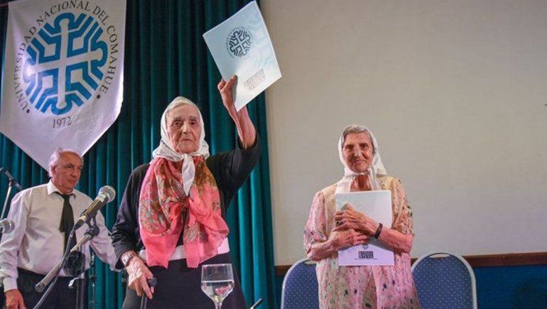 Inés Ragni y Lolin Rigoni fueron premiadas por el Presidente