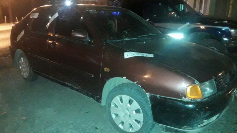 Uno de los vehículos secuestrados fue un Volkswagen Polo.