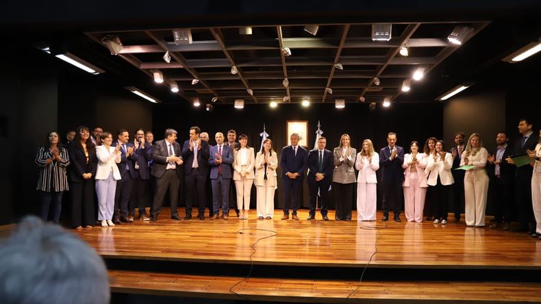 Cambios de Gabinete en Neuquén: los nuevos funcionarios que se suman al Gobierno provincial | LM Neuquen Cambios de Gabinete en Neuquén: los nuevos funcionarios que se suman al Gobierno provincial