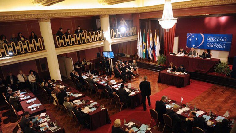 Macri no quiere que se elija más diputados del Parlasur