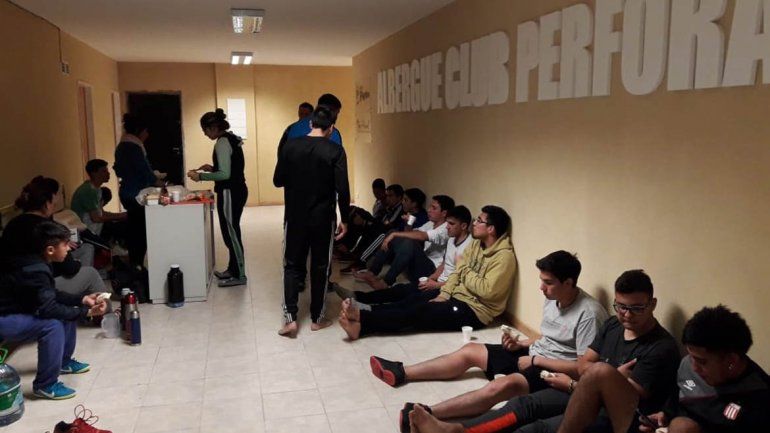 La odisea de un equipo de fútbol para volver a casa por el temporal