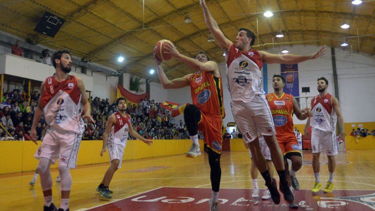 Centro Español fue siempre superior y sigue en carrera.