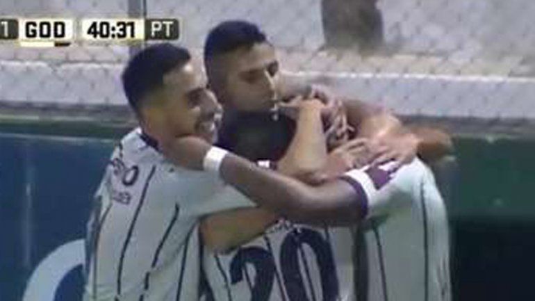 &nbsp;Godoy Cruz se impuso de&nbsp; visitante 2 a 1 en San Juan.