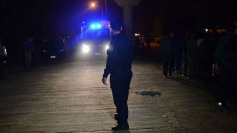 Asesinan a una mujer cuando estaba con su hija de 4 años